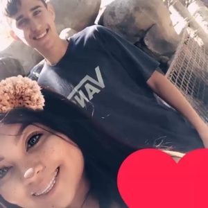 Meet your Posher, Selena